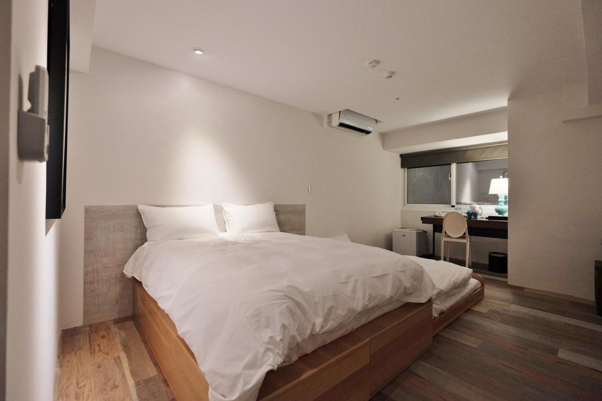 Happy Inn Taichung Exterior foto